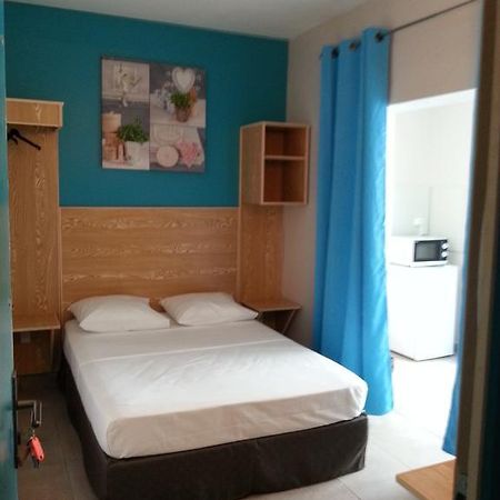 L'Annexe 66 , Saint Denis Centre Ville , A 200 M De La Rue Pietonne , Du Petit Marche Et Du Leader Price , Sur Une Rue Calme, Parking Gratuit Sur La Rue Kamer foto