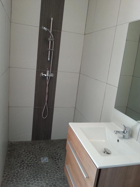 L'Annexe 66 , Saint Denis Centre Ville , A 200 M De La Rue Pietonne , Du Petit Marche Et Du Leader Price , Sur Une Rue Calme, Parking Gratuit Sur La Rue Kamer foto